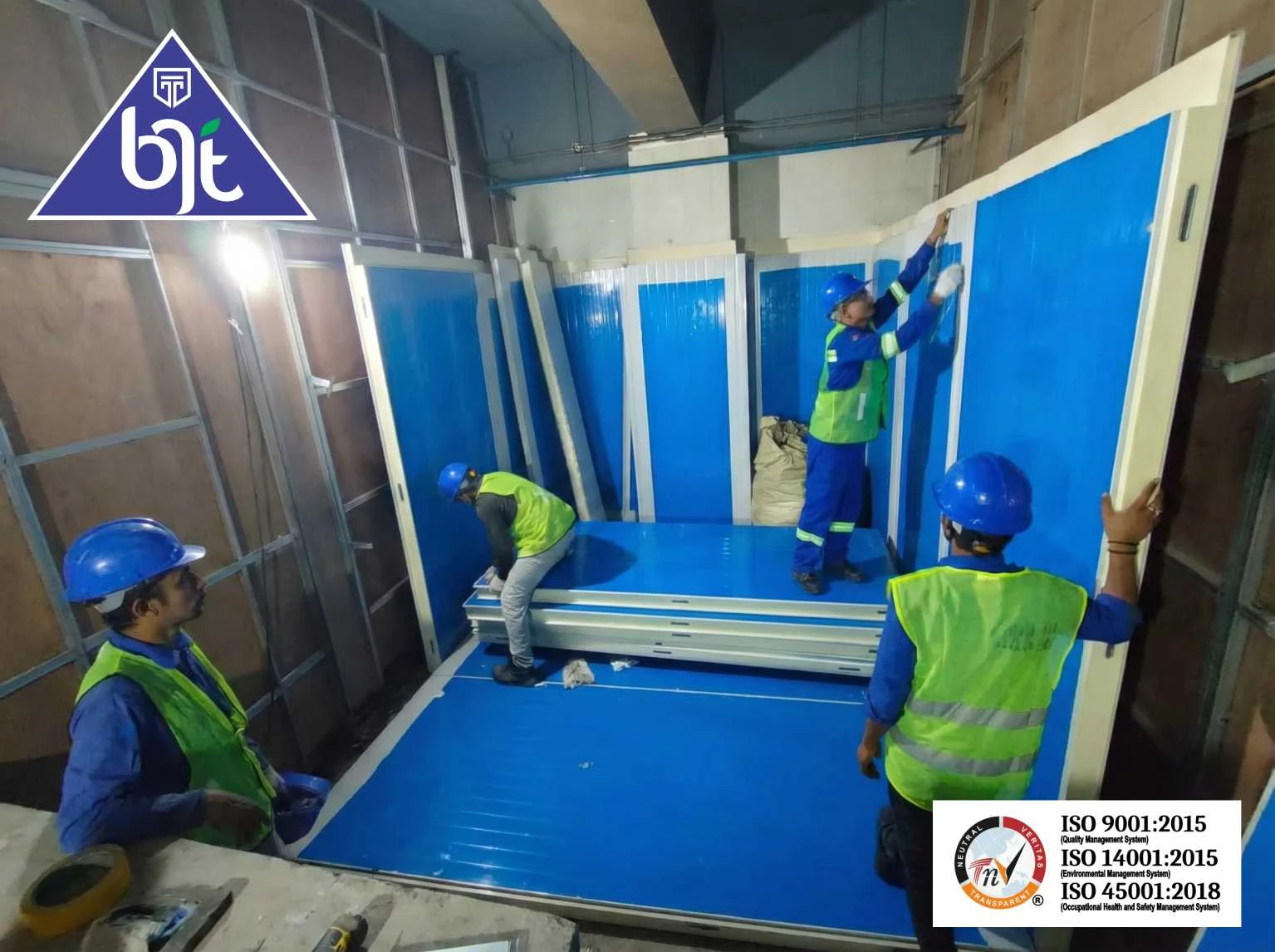 Pembuatan cold storage modular panel